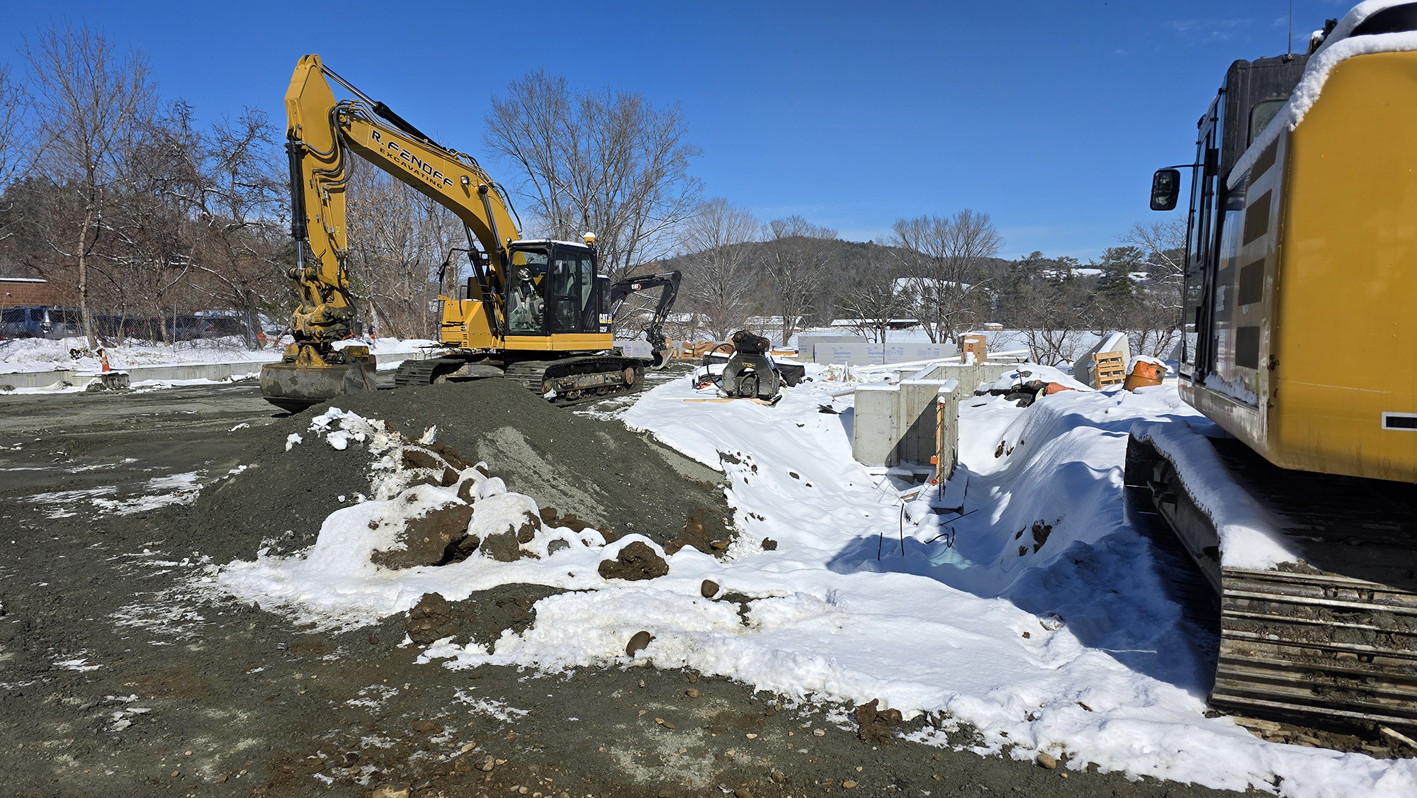 construction equipment at Mellishwood Apts